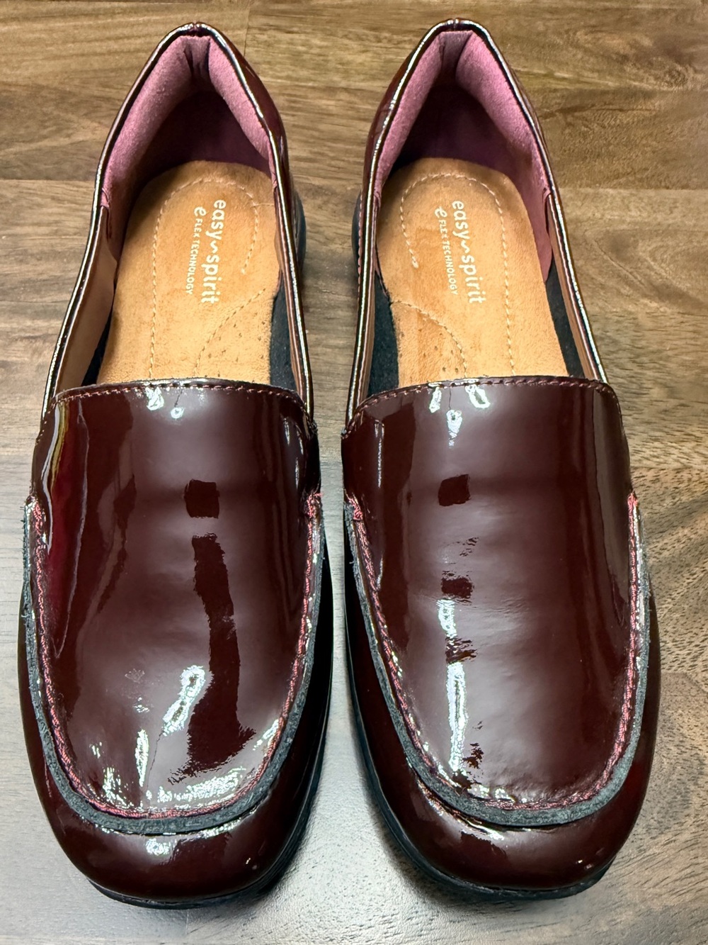 Easy Spirit women Burgundy Patent Slip-On Loafers size 7W